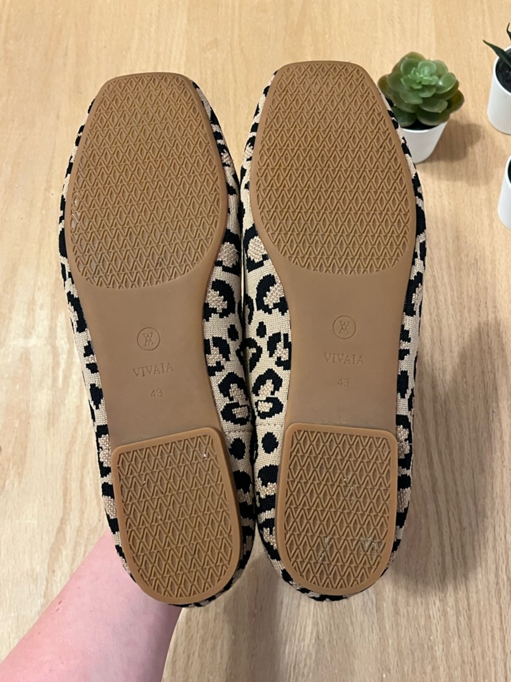 Vivaia Margot 2.0 Square Toe V-Cut Flats in a Leopard Print sz 11 Wide 43 EU - Picture 7 of 8